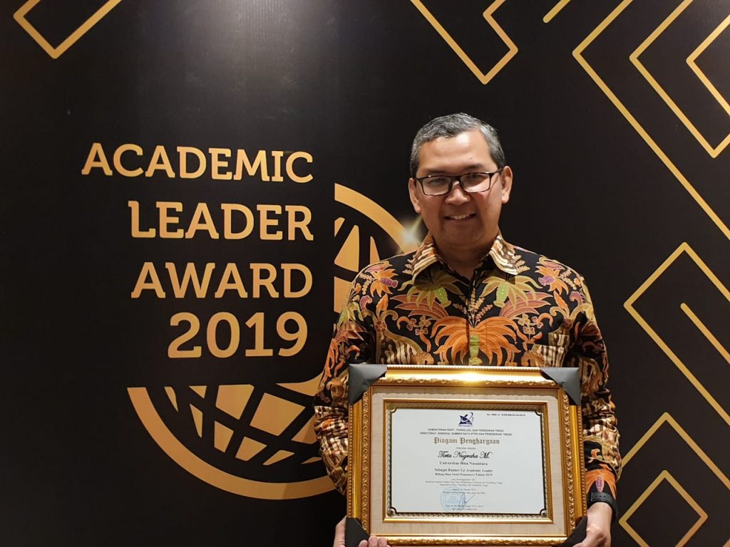 Ketua Dewan Pakar AIHII Raih Runner Up Academic Leader Award 2019